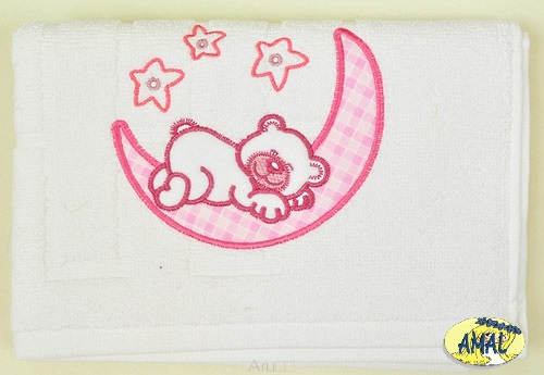AMAL uteráčik s výšivkou, vzor MACKO I, ružový, 55x72 cm